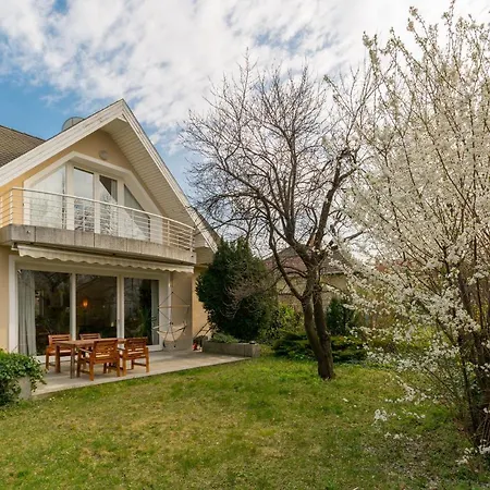Idyllic House Next To Down Town